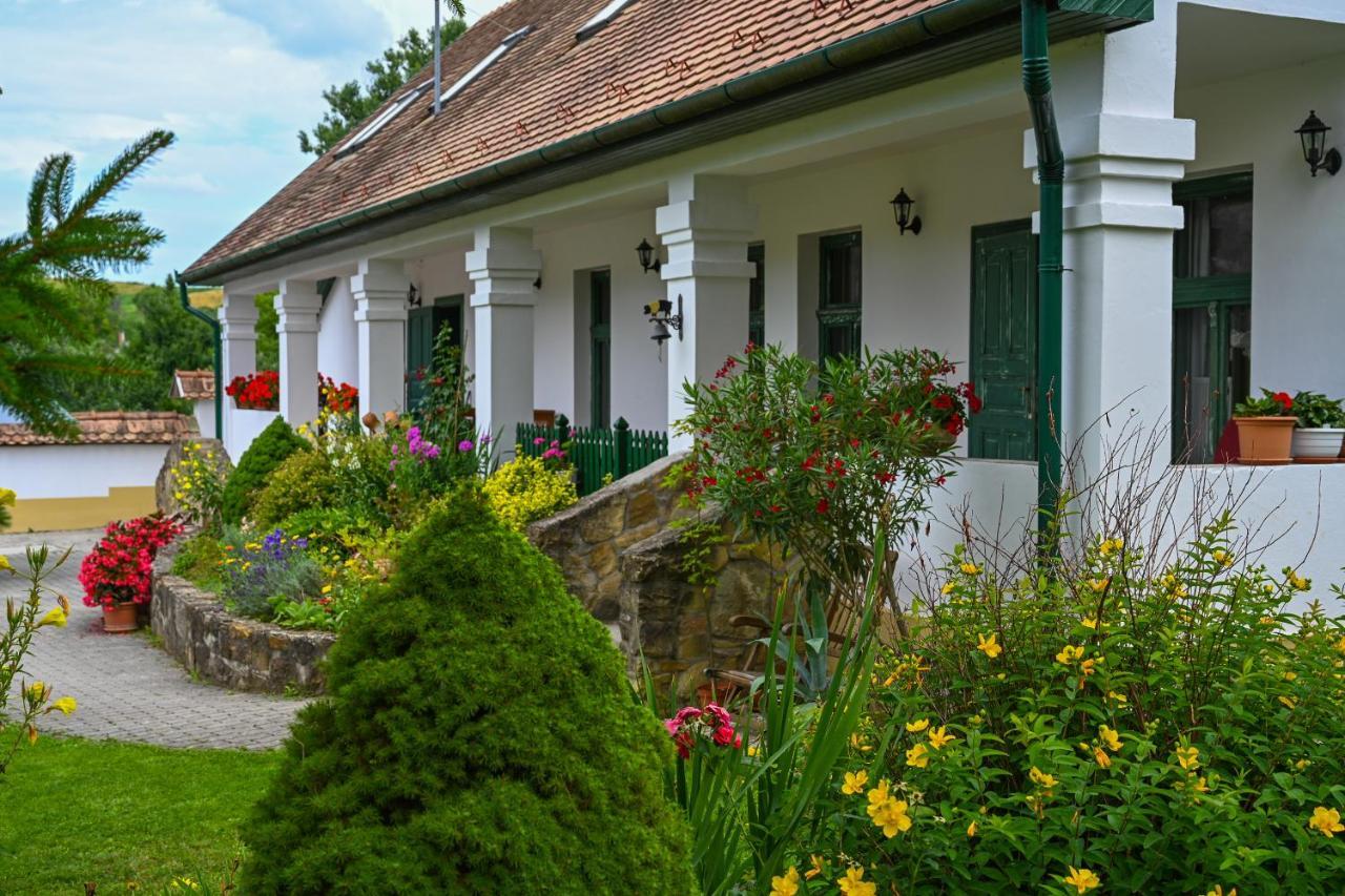 Falubiro Vendeghaza Bekolce Exterior foto